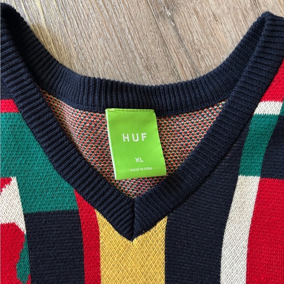 Colorful Geometric Patterned Vest - Picture 2 of 2